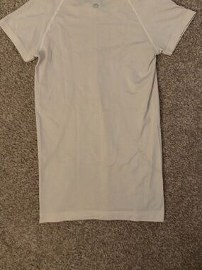 lululemon athletica women’s White Swiftly Tech Performance Tee